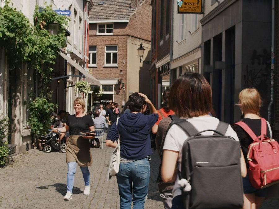 Maastricht Summer School students during a practical city tour of Maastricht